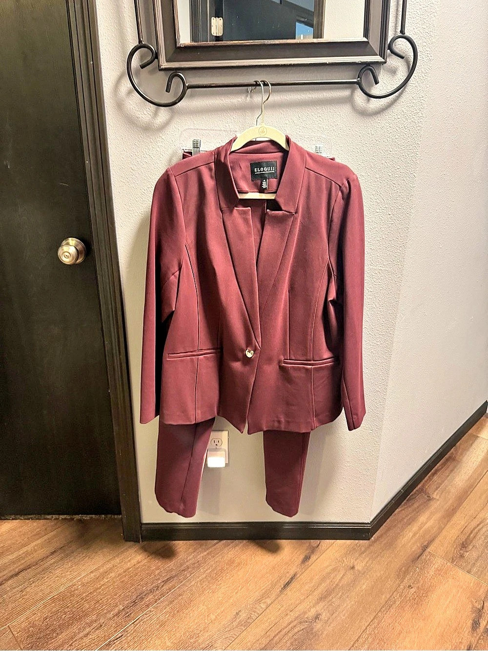 ELOQUII Burgundy Pantsuit Sizes 20 & 22 Like New - Picture 2 of 11